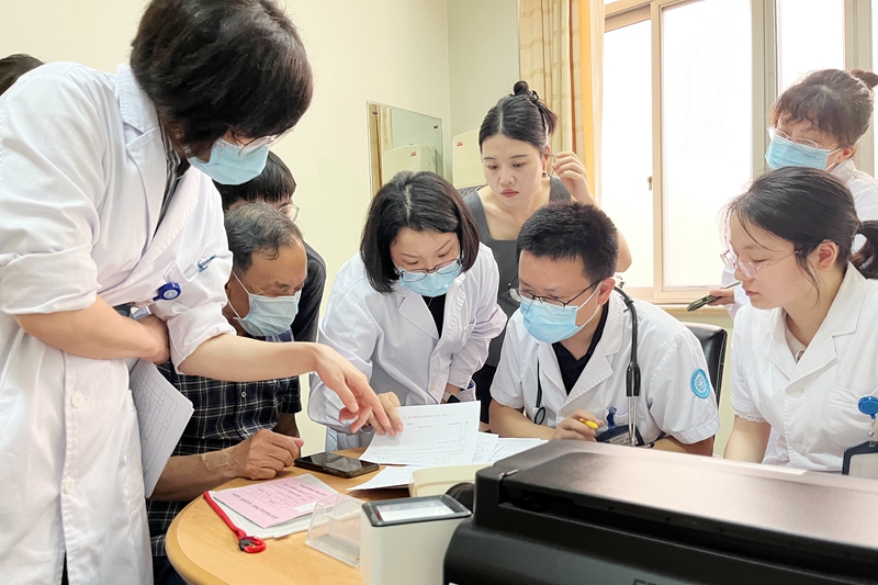 20240624 教學(xué)門診 邵逸夫醫(yī)院專家1.jpg